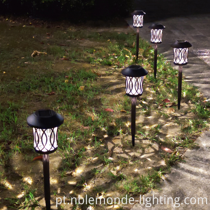 Weather-resistant outdoor solar lights